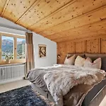 Chalet A&y Zum Goldenen Hirsch - View Kamin